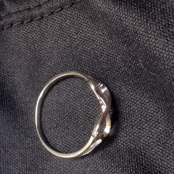 Ladies Ring - Picture 2 of 2